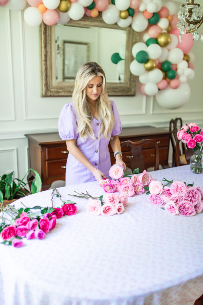How to Create a Full and Fabulous Arrangement of Roses
