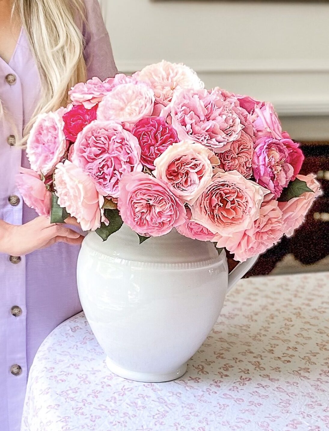 How to Create a Full and Fabulous Arrangement of Roses