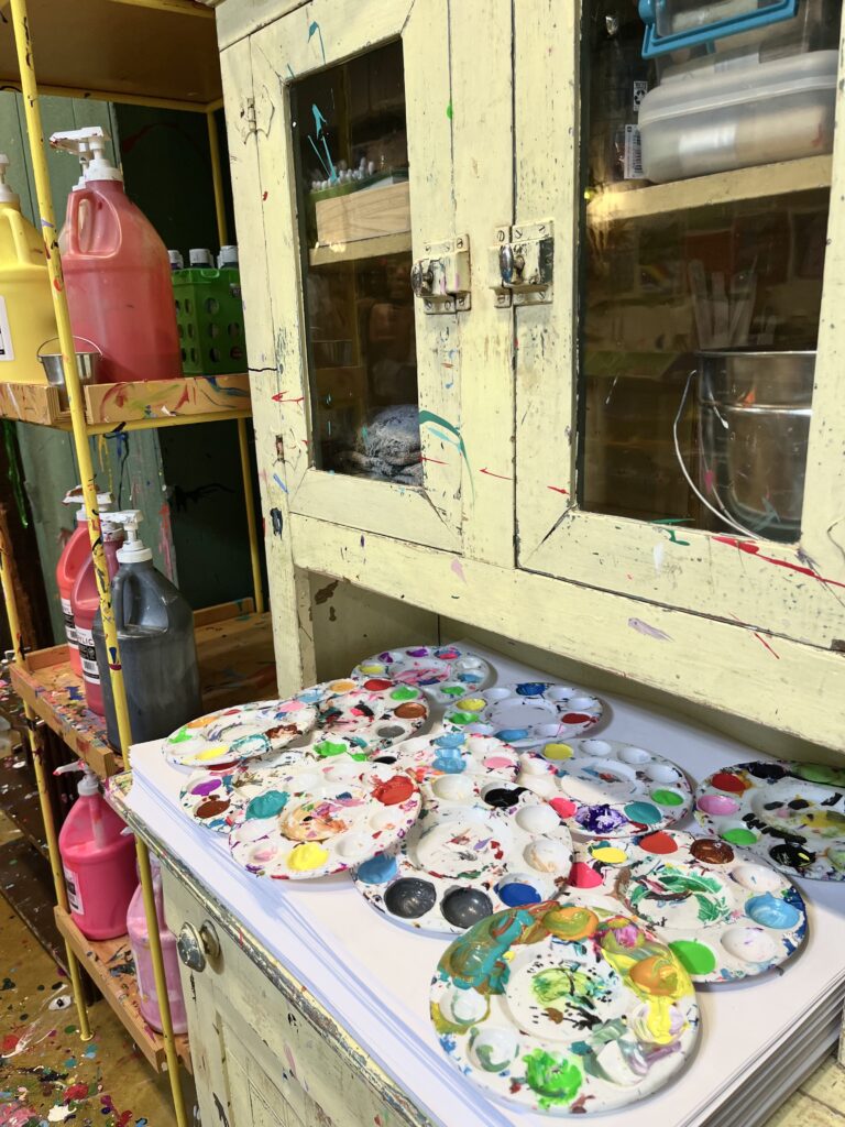 How to Throw an Art Themed Birthday Party